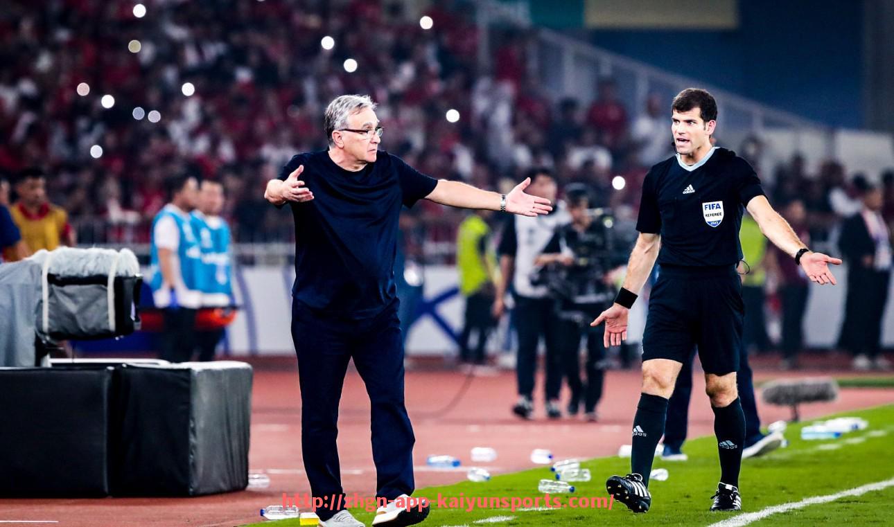 开云体育app下载-2004西甲联赛梅西：梅西在2004年西甲联赛的早期表现与突破